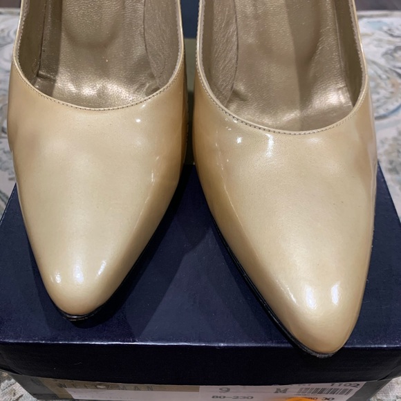 Vtg Stuart Weitzman Bisque Patent Stilettos Sz 9M - Picture 2 of 8